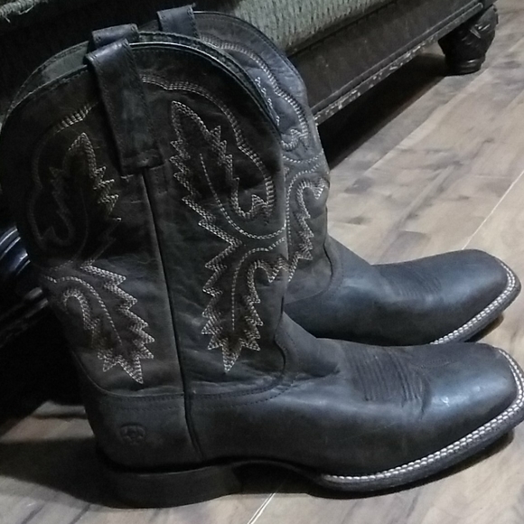 Sz 9.5 Ariat Boots. - Picture 4 of 4